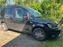 Svart Begagnad 2020 VW Caddy Comfortline Minibuss | 275 000 kr (Dyr)