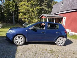 Blå Begagnad 2014 Dacia Sandero Halvkombi | 39 500 kr (Bra pris)