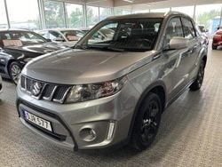 Mörkgrå (grå metallic) Begagnad 2016 Suzuki Vitara SUV | 129 900 kr (Marknadspris)