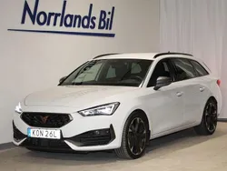 Vit (nevada white metallic) Begagnad 2024 Cupra Leon Kombi | 359 900 kr