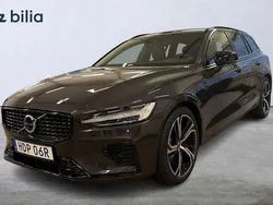Grå Begagnad 2024 Volvo V60 Plus Kombi | 549 900 kr (Dyr)