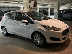 Vit Begagnad 2015 Ford Fiesta Halvkombi | 79 500 kr (Superpris)