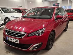Ljusröd (röd) Begagnad 2017 Peugeot 308 Allure Halvkombi | 118 000 kr (Marknadspris)