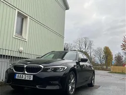 Svart Begagnad 2021 BMW 330e Sport Line Kombi | 255 000 kr (Marknadspris)