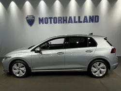 Silver Ny 2025 VW Golf VIII Edition Halvkombi | 324 200 kr (Marknadspris)