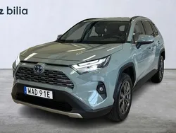Grön Begagnad 2022 Toyota RAV4 Hybrid Executive SUV | 429 900 kr (Lite dyr)