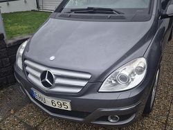 Silver Begagnad 2010 Mercedes 180 Sedan | 44 900 kr (Marknadspris)