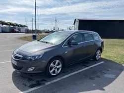 Grå Begagnad 2011 Opel Astra Enjoy Kombi | 39 900 kr (Marknadspris)