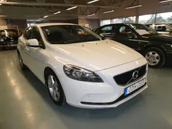Vit Begagnad 2017 Volvo V40 Kinetic Kombi | 119 800 kr (Bra pris)