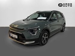 Mörkgrön Begagnad 2023 Kia Niro SUV | 324 900 kr (Bra pris)