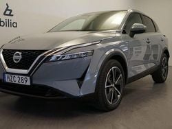 Ljusgrå Begagnad 2022 Nissan Qashqai Tekna SUV | 259 500 kr (Marknadspris)