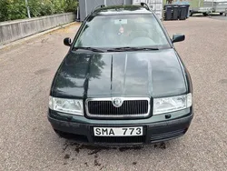 Grön Begagnad 2001 Skoda Octavia Tour Kombi | 16 000 kr (Superpris)