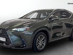 Grön (green) Begagnad 2024 Lexus NX450h+ Business Edition SUV | 599 000 kr (Marknadspris)