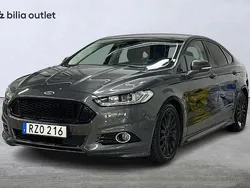 Grå Begagnad 2016 Ford Mondeo Titanium Halvkombi | 159 900 kr (Marknadspris)