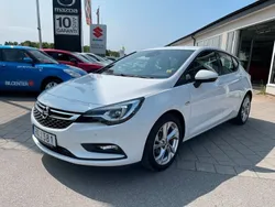 Vit Begagnad 2017 Opel Astra Dynamic Halvkombi | 99 000 kr (Marknadspris)