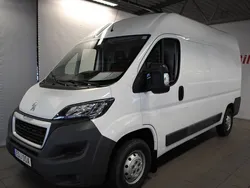Vit Begagnad 2017 Peugeot Boxer Van | 199 000 kr