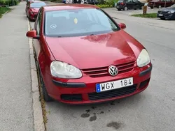 Röd Begagnad 2005 VW Golf IV Comfortline Halvkombi | 18 000 kr (Bra pris)