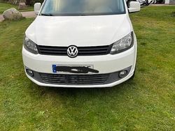 Vit Begagnad 2012 VW Caddy Minibuss | 74 000 kr (Marknadspris)
