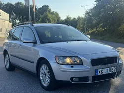 Grå Begagnad 2006 Volvo V50 Kinetic Kombi | 27 500 kr (Marknadspris)