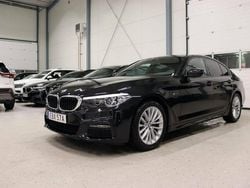 Svart Begagnad 2020 BMW 520 M Sport Sedan | 389 800 kr (Bra pris)