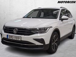 Vit Begagnad 2022 VW Tiguan Life SUV | 299 000 kr (Marknadspris)