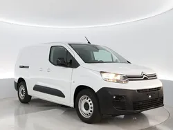 Vit Begagnad 2023 Citroën e-Berlingo Business Class Minibuss | 349 000 kr (Marknadspris)