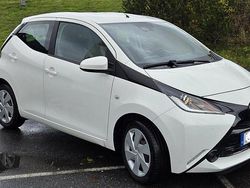 Vit Begagnad 2015 Toyota Aygo X-play Halvkombi | 62 000 kr (Bra pris)