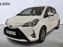 Vit Begagnad 2018 Toyota Yaris Hybrid Active Halvkombi | 144 900 kr (Bra pris)