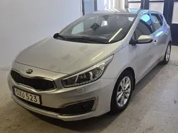 Grå Begagnad 2016 Kia Ceed Halvkombi | 99 900 kr (Marknadspris)