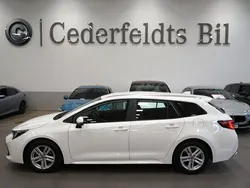 Vit Begagnad 2022 Toyota Corolla Kombi | 249 800 kr (Bra pris)