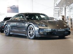 Grå Begagnad 2024 Porsche Taycan Performance Package Sedan | 1 029 000 kr