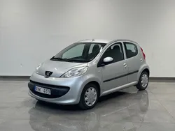 Grå Begagnad 2006 Peugeot 107 Halvkombi | 59 900 kr (Lite dyr)