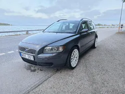 Grå Begagnad 2005 Volvo V50 Kombi | 32 000 kr (Marknadspris)
