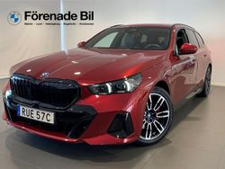 Röd Begagnad 2025 BMW 530e M Sport Kombi | 698 000 kr (Marknadspris)