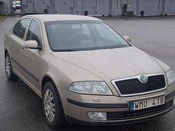 Brun Begagnad 2005 Skoda Octavia Halvkombi | 23 000 kr (Marknadspris)