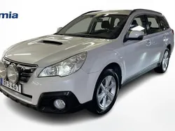 Vit Begagnad 2014 Subaru Outback SUV | 119 000 kr