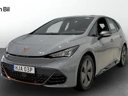 Ljusgrå (vapor grey) Begagnad 2023 Cupra Born Halvkombi | 259 900 kr (Marknadspris)