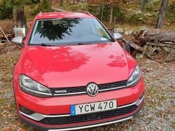Röd Begagnad 2016 VW Golf Alltrack Kombi | 145 000 kr (Bra pris)