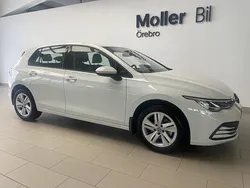 Vit (pure white) Begagnad 2022 VW Golf VIII Life Kombi | 239 900 kr (Bra pris)