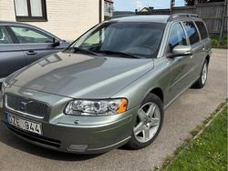 Grön Begagnad 2008 Volvo V70 Momentum Kombi | 37 000 kr (Bra pris)