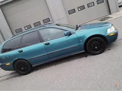 Blå Begagnad 2001 Volvo V40 Kombi | 4 000 kr