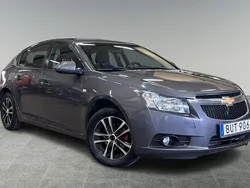 Mörkgrå Begagnad 2012 Chevrolet Cruze Halvkombi | 54 900 kr (Marknadspris)