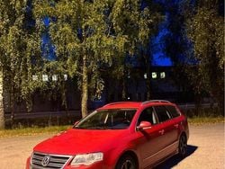 Röd Begagnad 2010 VW Passat Sportline Kombi | 43 990 kr (Marknadspris)