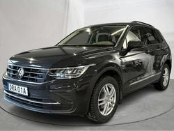 Grå Begagnad 2023 VW Tiguan SUV | 279 000 kr (Superpris)
