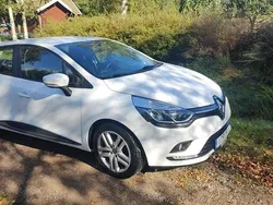 Vit Begagnad 2017 Renault Clio IV Expression Halvkombi | 97 000 kr (Marknadspris)