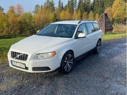 Vit Begagnad 2009 Volvo V70 Kinetic Kombi | 58 000 kr (Marknadspris)