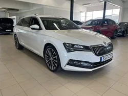 Vit Begagnad 2021 Skoda Superb LAURIN & KLEMENT Kombi | 279 000 kr (Bra pris)
