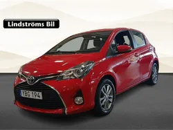 Röd Begagnad 2015 Toyota Yaris Active Halvkombi | 119 000 kr (Marknadspris)