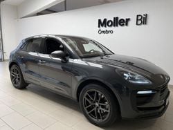 Grå Begagnad 2023 Porsche Macan SUV | 679 000 kr (Marknadspris)