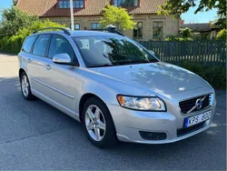 Grå Begagnad 2010 Volvo V50 Momentum Kombi | 67 000 kr (Marknadspris)